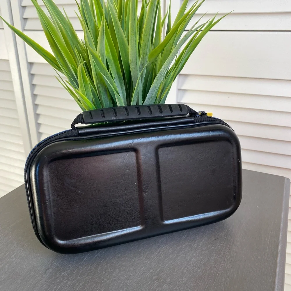 Nintendo Switch Mario Deluxe Travel Case